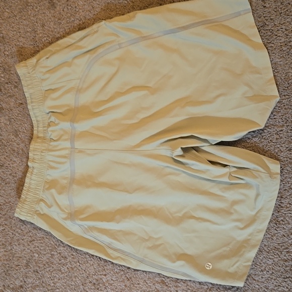 Lululemon athletic shorts lined Mens M - Picture 4 of 5